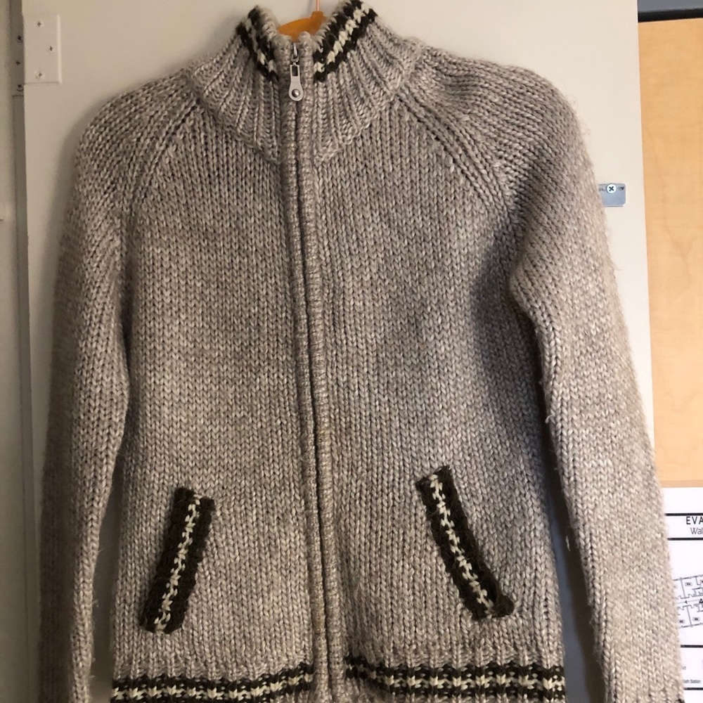 Women’s Medium Sweater